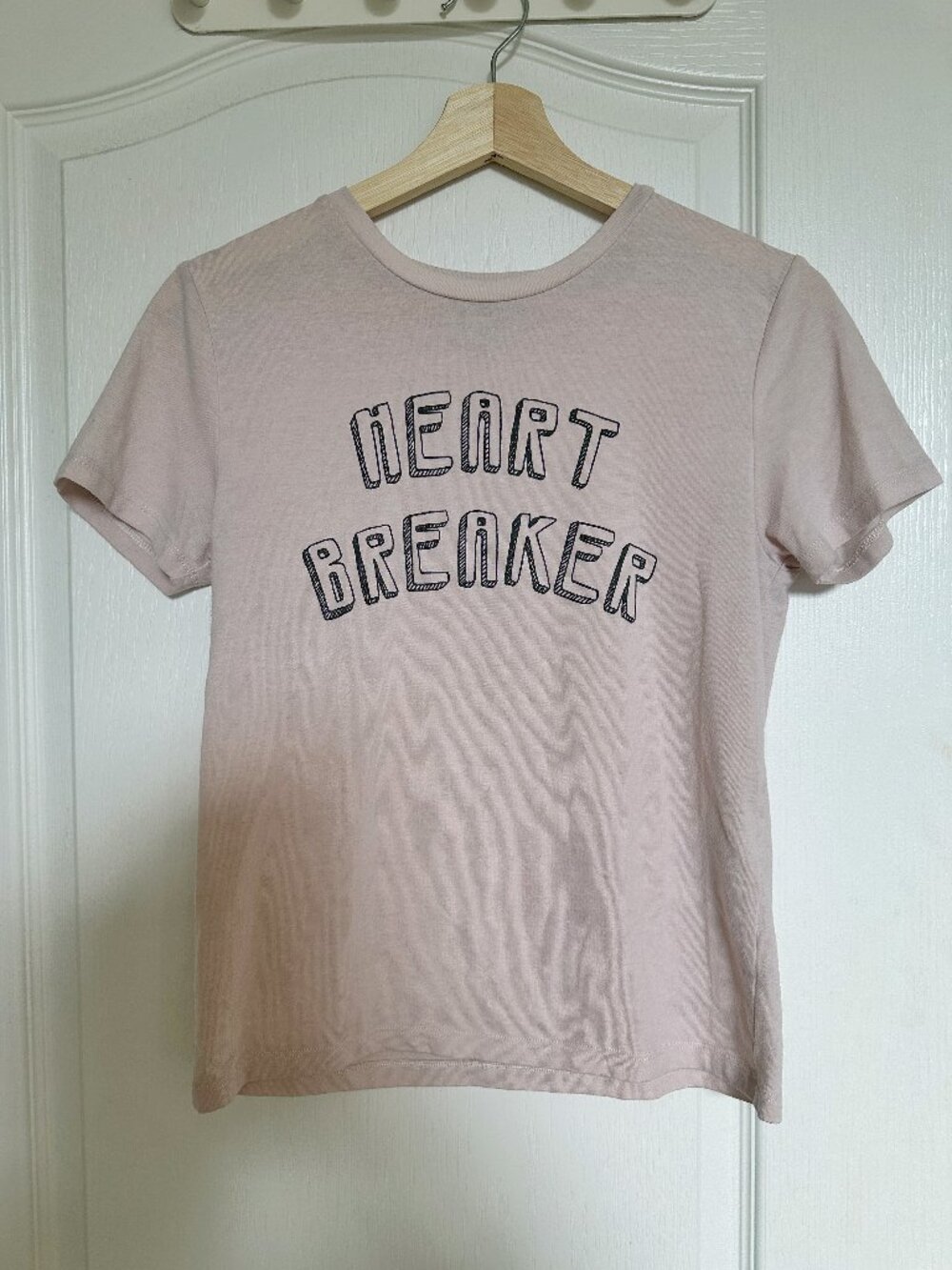 forever 21 - "heart breaker" short-sleeve graphic tee - size M